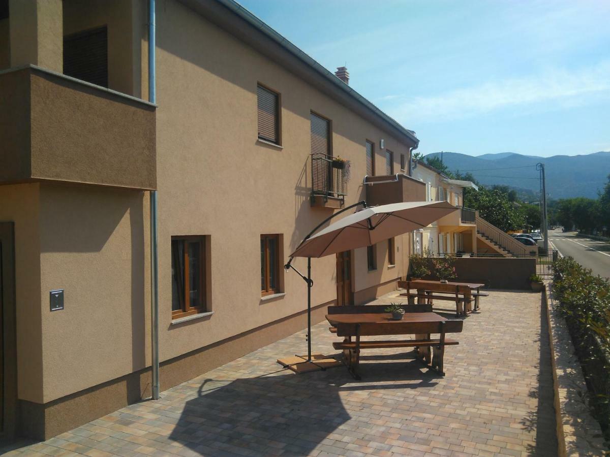Apartmani Irena Novi Vinodolski Buitenkant foto