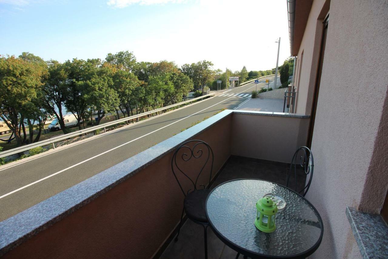 Apartmani Irena Novi Vinodolski Buitenkant foto