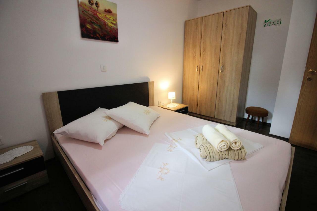 Apartmani Irena Novi Vinodolski Buitenkant foto