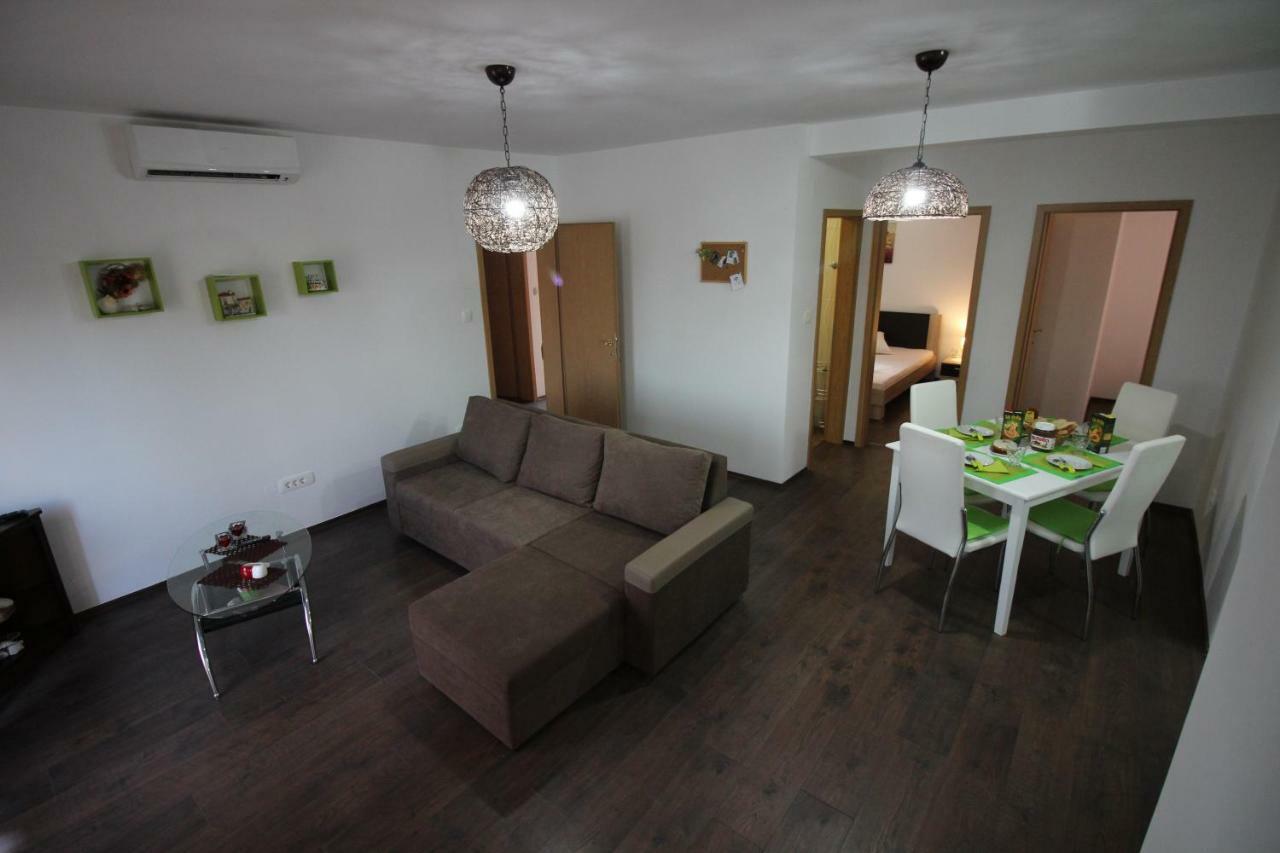 Apartmani Irena Novi Vinodolski Buitenkant foto