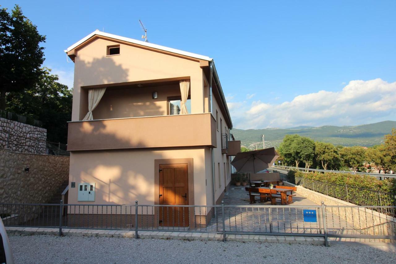 Apartmani Irena Novi Vinodolski Buitenkant foto