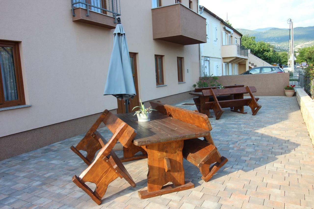 Apartmani Irena Novi Vinodolski Buitenkant foto