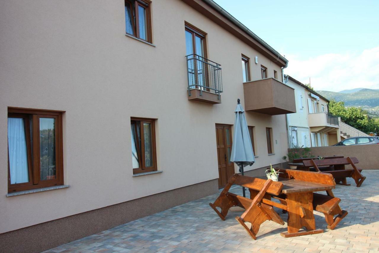Apartmani Irena Novi Vinodolski Buitenkant foto